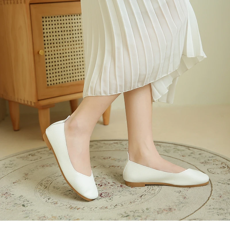 2022 New Spring Autumn Ladies Low Heel Flat Shoes Comfortable Young Ladies Daily Wear Women Flat Shoes Large Size 35-43
2022 New Spring Autumn Ladies Low Heel Flat Shoes Comfortable Young Ladies Daily Wear Women Flat Shoes Large Size 35-43