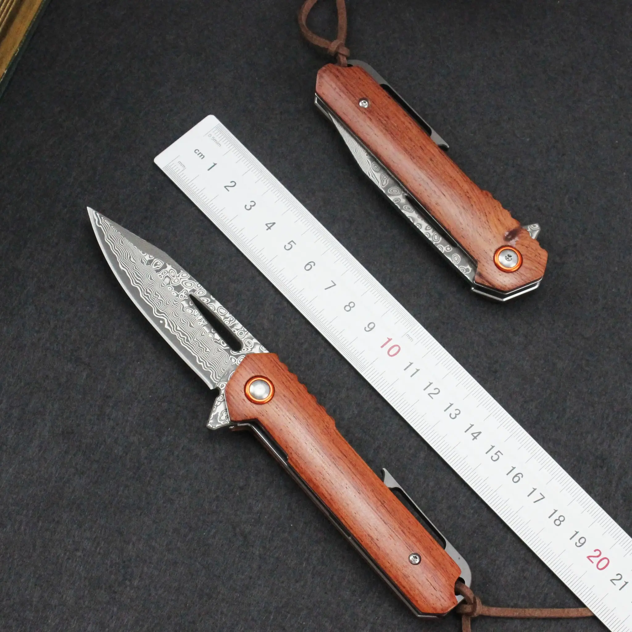 Damascus GT0206 Folding Knife High Hardness Sharp Knife Outdoor Survival Defense Camping Mini Fruit Knife EDC Tool Knife
Damascus GT0206 Folding Knife High Hardness Sharp Knife Outdoor Survival Defense Camping Mini Fruit Knife EDC Tool Knife