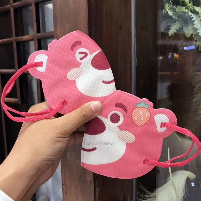 20/50pcs Disney Lotso Cartoon Creative Disposable Protective Meltblown Filter Safe Breathable Face Decoration Girl Adult Child
20/50pcs Disney Lotso Cartoon Creative Disposable Protective Meltblown Filter Safe Breathable Face Decoration Girl Adult Child