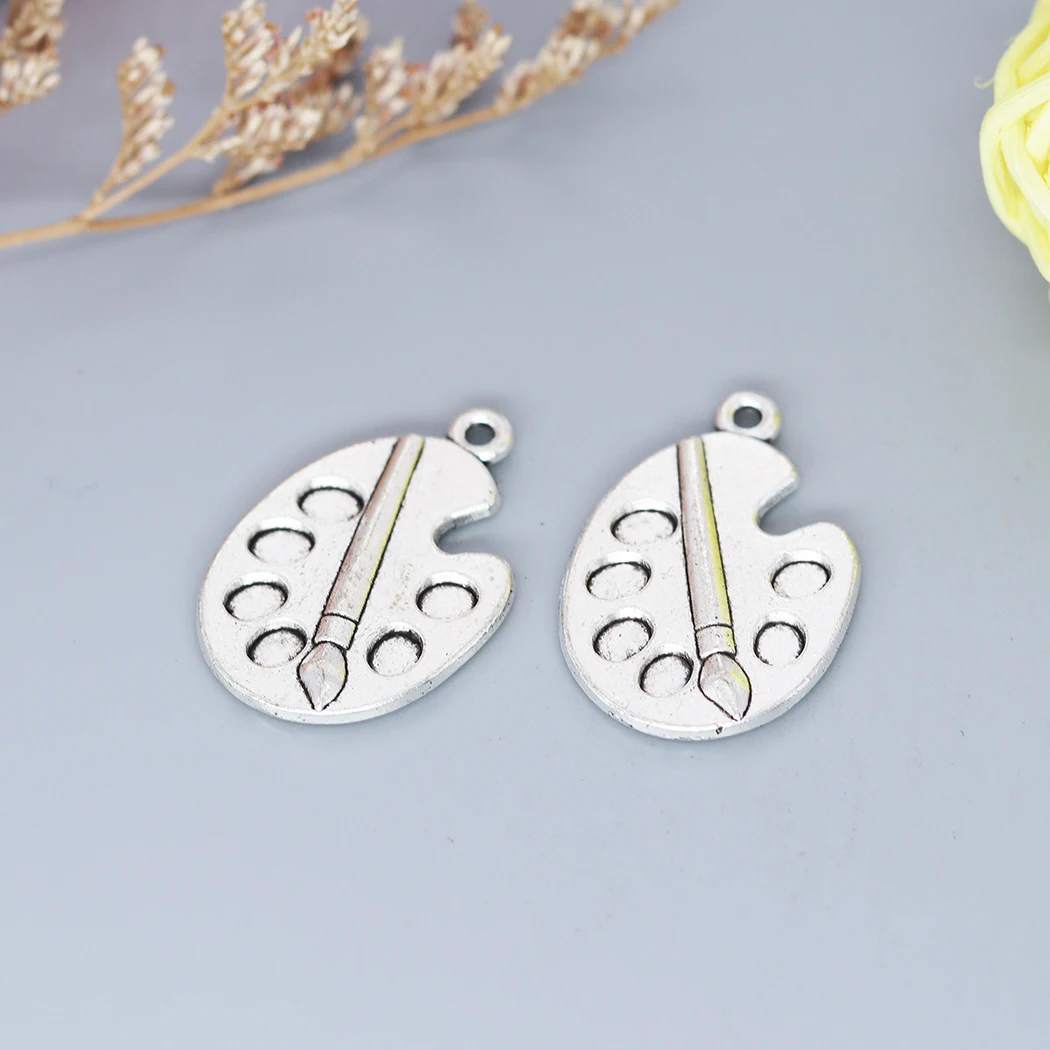 10PCS Brush And Palette Charms Antique Sliver Plated Antique Bronze Color Charm Pendant For Bracelet Jewelry Findings
10PCS Brush And Palette Charms Antique Sliver Plated Antique Bronze Color Charm Pendant For Bracelet Jewelry Findings