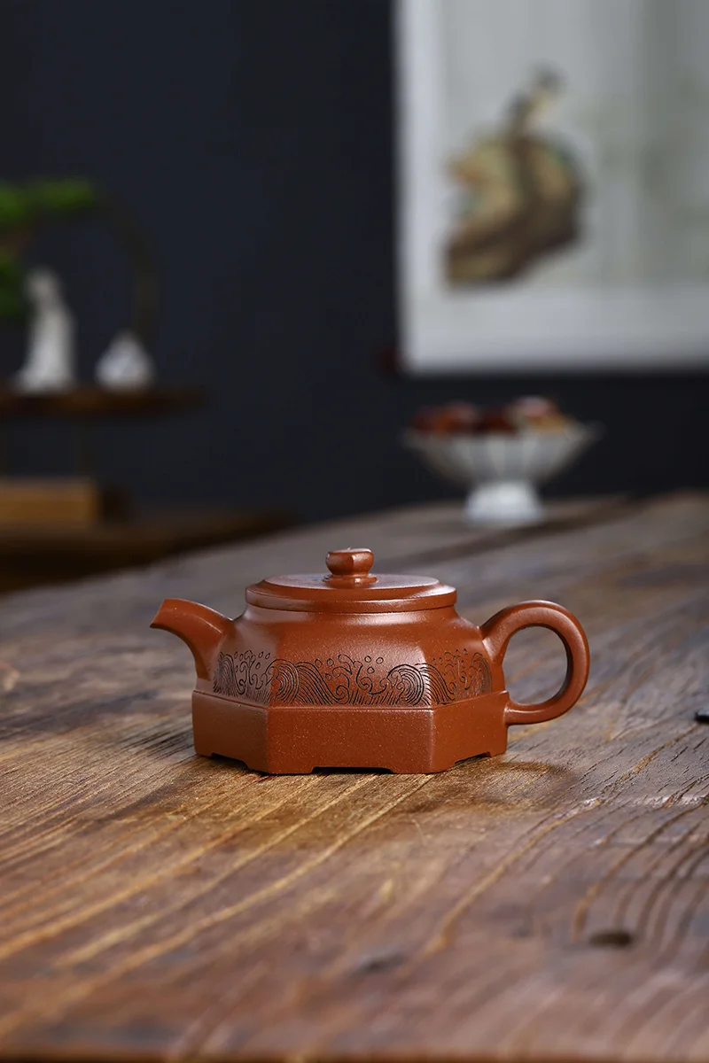 Yixing Dingshu Town Handmade Purple Clay Teapot Court Hexagonal Teapot Raw Ore Bottom Trough Clear Mud Material Boutique Tea Set
Yixing Dingshu Town Handmade Purple Clay Teapot Court Hexagonal Teapot Raw Ore Bottom Trough Clear Mud Material Boutique Tea Set