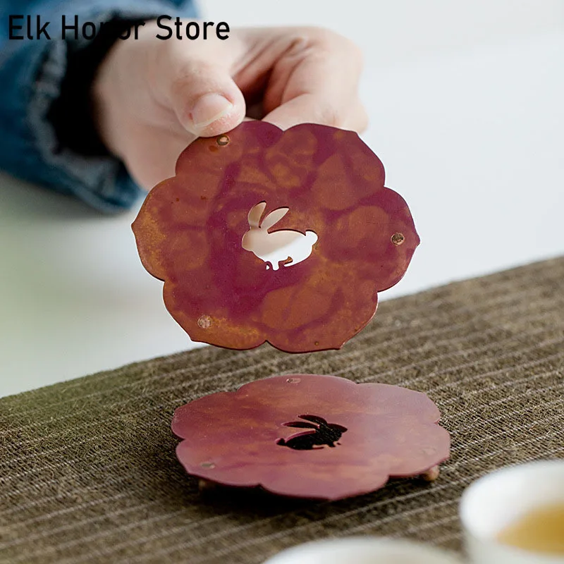 Boutique Copper Slice Pot Cushion Creative Moon Rabbit Teapot Holder Teacup Cushion Tea Bowl Coasters Tea Ceremony Accessories
Boutique Copper Slice Pot Cushion Creative Moon Rabbit Teapot Holder Teacup Cushion Tea Bowl Coasters Tea Ceremony Accessories