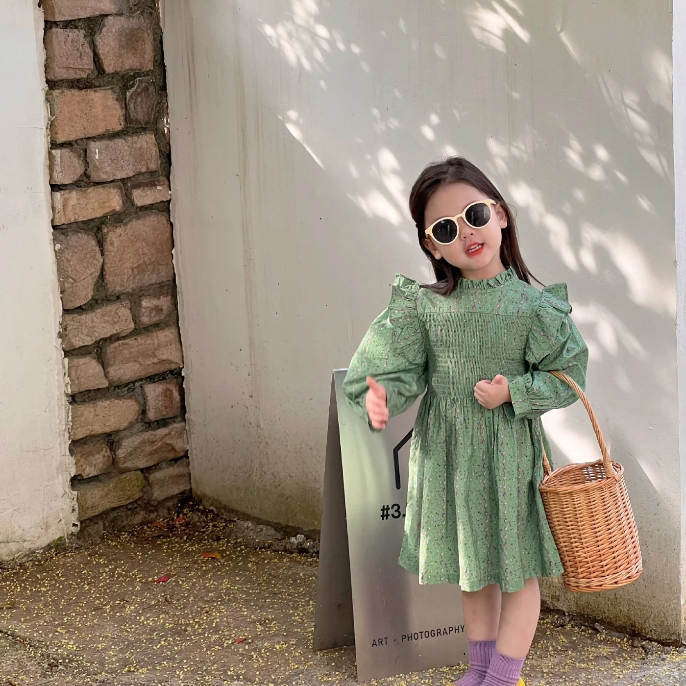 Autumn 2022 Korean Style Girls Dress 1-8 Years Children Dresses Girls Floral Party Dresses Flying Sleeve Green Tight Waist Dress
Autumn 2022 Korean Style Girls Dress 1-8 Years Children Dresses Girls Floral Party Dresses Flying Sleeve Green Tight Waist Dress