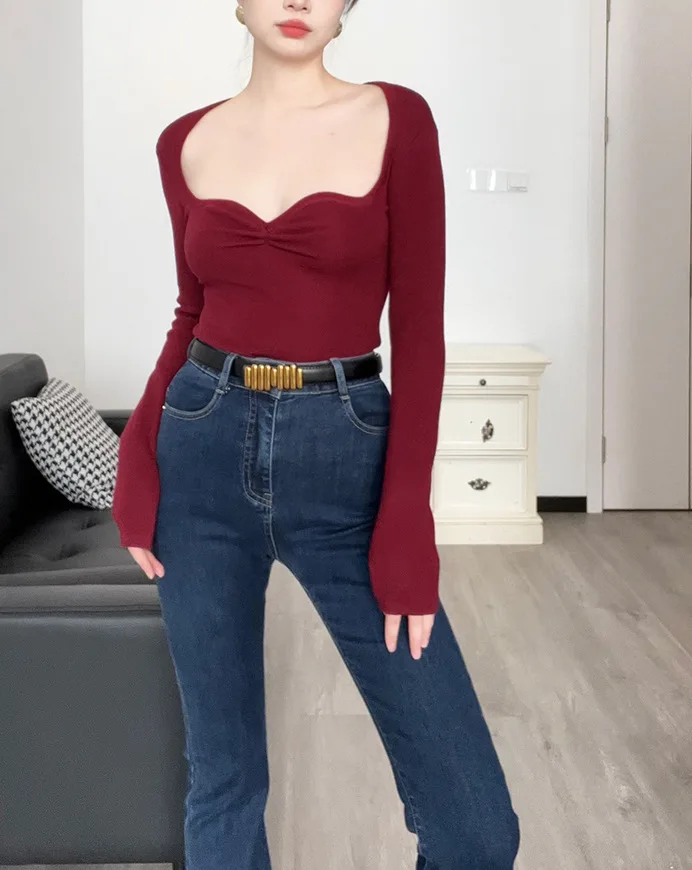 Свитер женский трикотажный с V-образным вырезом и длинным рукавом
Свитер женский трикотажный с V-образным вырезом и длинным рукавом