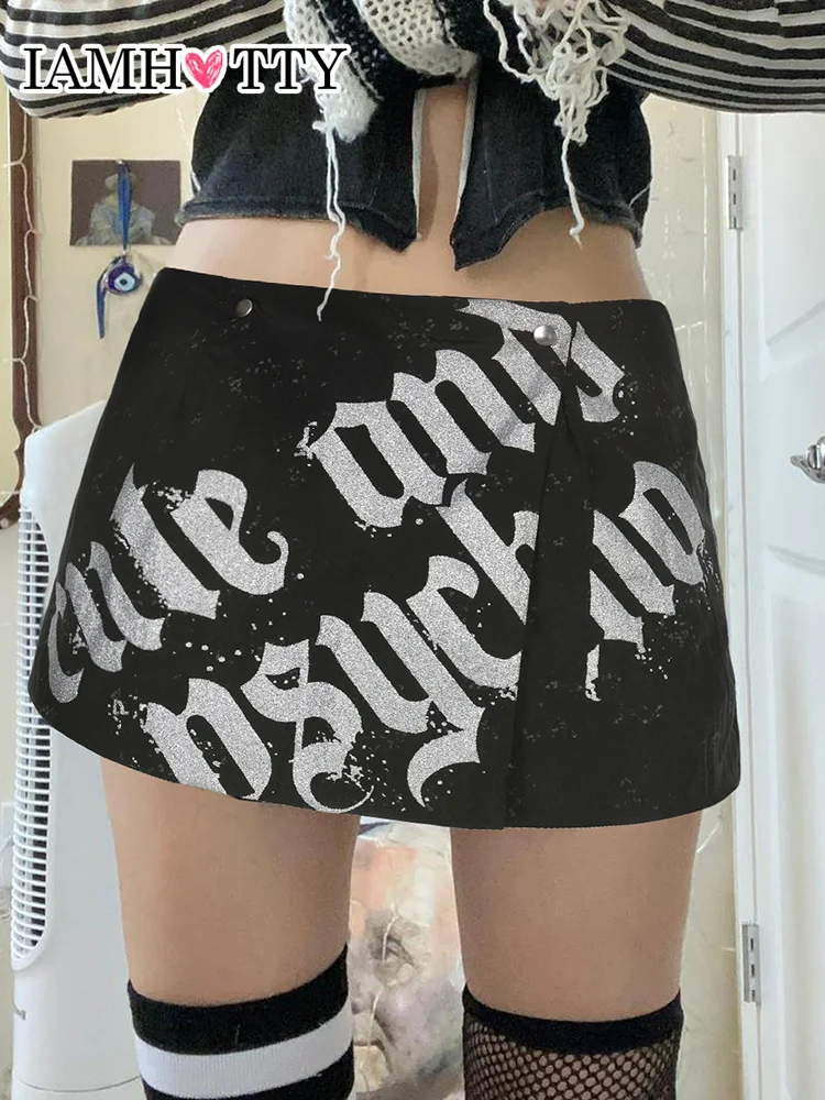 Прямая мини-юбка IAMHOTTY с буквенным принтом, черная, в американском стиле, на пуговицах, винтажная, искусственная, стильная, в стиле панк, темна...
Прямая мини-юбка IAMHOTTY с буквенным принтом, черная, в американском стиле, на пуговицах, винтажная, искусственная, стильная, в стиле панк, темна...