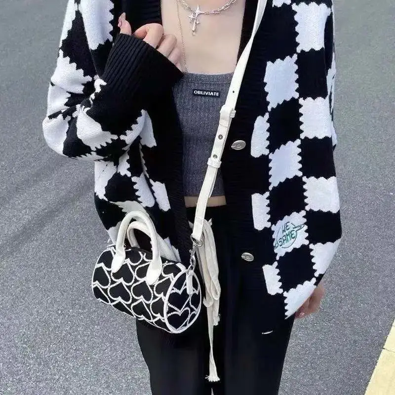 Deeptown Korean Knitted Style Cardigan Sweater Women Checkerboard Plaid Patchwork V-neck Fashion Coat Long Sleeve Jackets Female
Deeptown Korean Knitted Style Cardigan Sweater Women Checkerboard Plaid Patchwork V-neck Fashion Coat Long Sleeve Jackets Female