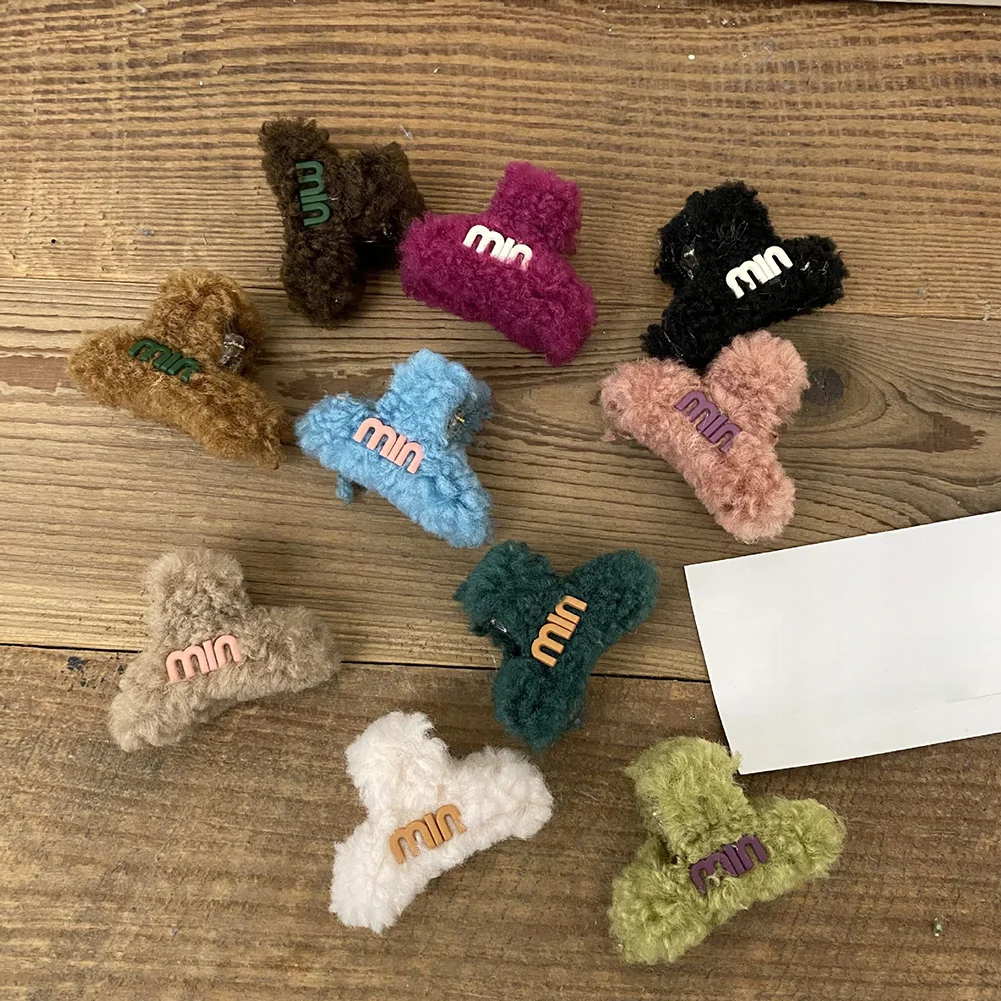 Korean Plush Hair Clip Lamb Wool Hair Claws Crab Clamps Winter Small Candy Color Hairpin Barrette Fashion Women Hair Accessories
Korean Plush Hair Clip Lamb Wool Hair Claws Crab Clamps Winter Small Candy Color Hairpin Barrette Fashion Women Hair Accessories