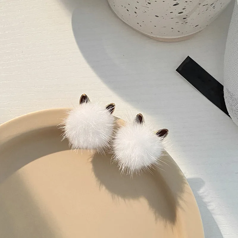 Cute Rabbit Fur Ball Drop Earrings Feather Cat Ear For Women Unique Soft Dangle Earring Jewelry Brinco Bijoux
Cute Rabbit Fur Ball Drop Earrings Feather Cat Ear For Women Unique Soft Dangle Earring Jewelry Brinco Bijoux