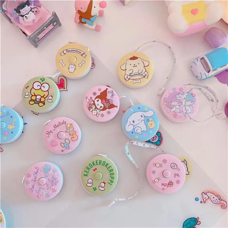 1,5 м портативная маленькая рулетка Милая Cinnamoroll My Melody Kuromi аниме Sanrioed измерительная талия Окружность мягкая линейка
1,5 м портативная маленькая рулетка Милая Cinnamoroll My Melody Kuromi аниме Sanrioed измерительная талия Окружность мягкая линейка