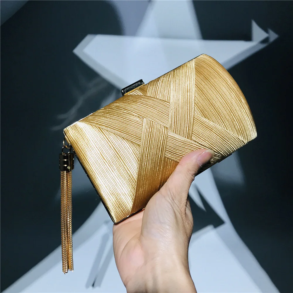 Evening Clutch Bag Women Bags Wedding Satin Handbags Bridal Metal Tassel Clutches Bag Chain Shoulder Bag Bolsos De Noche
Evening Clutch Bag Women Bags Wedding Satin Handbags Bridal Metal Tassel Clutches Bag Chain Shoulder Bag Bolsos De Noche