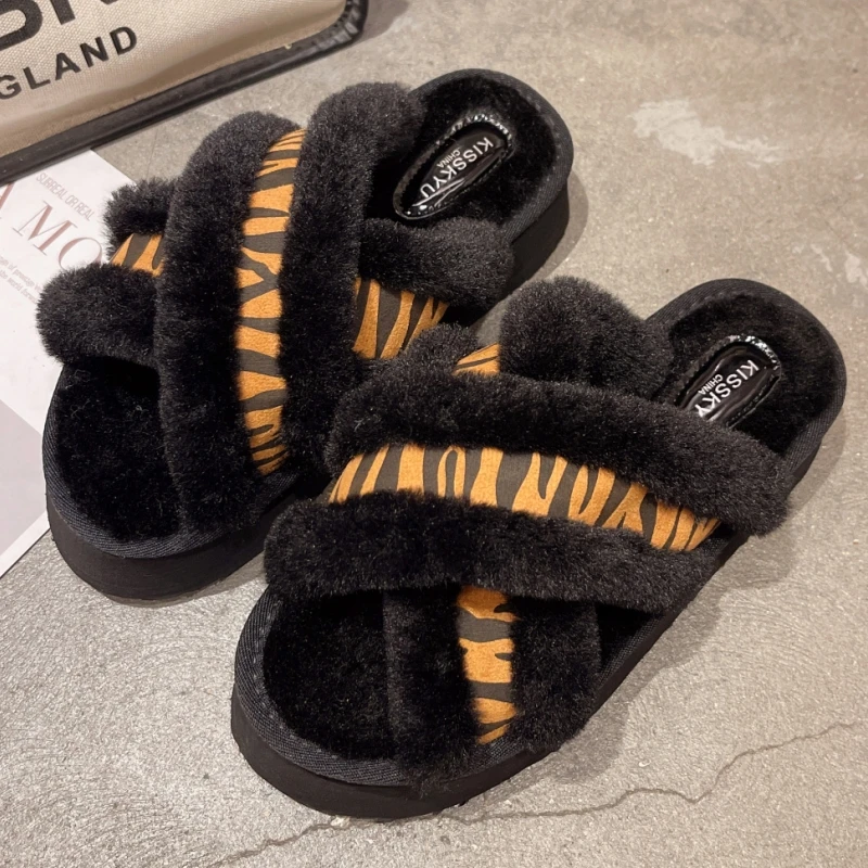 Женские шлепанцы на платформе, Плюшевые сандалии на толстой подошве, с леопардовым принтом, модная Уличная Повседневная обувь на плоской подошве с открытым носком
Женские шлепанцы на платформе, Плюшевые сандалии на толстой подошве, с леопардовым принтом, модная Уличная Повседневная обувь на плоской подошве с открытым носком