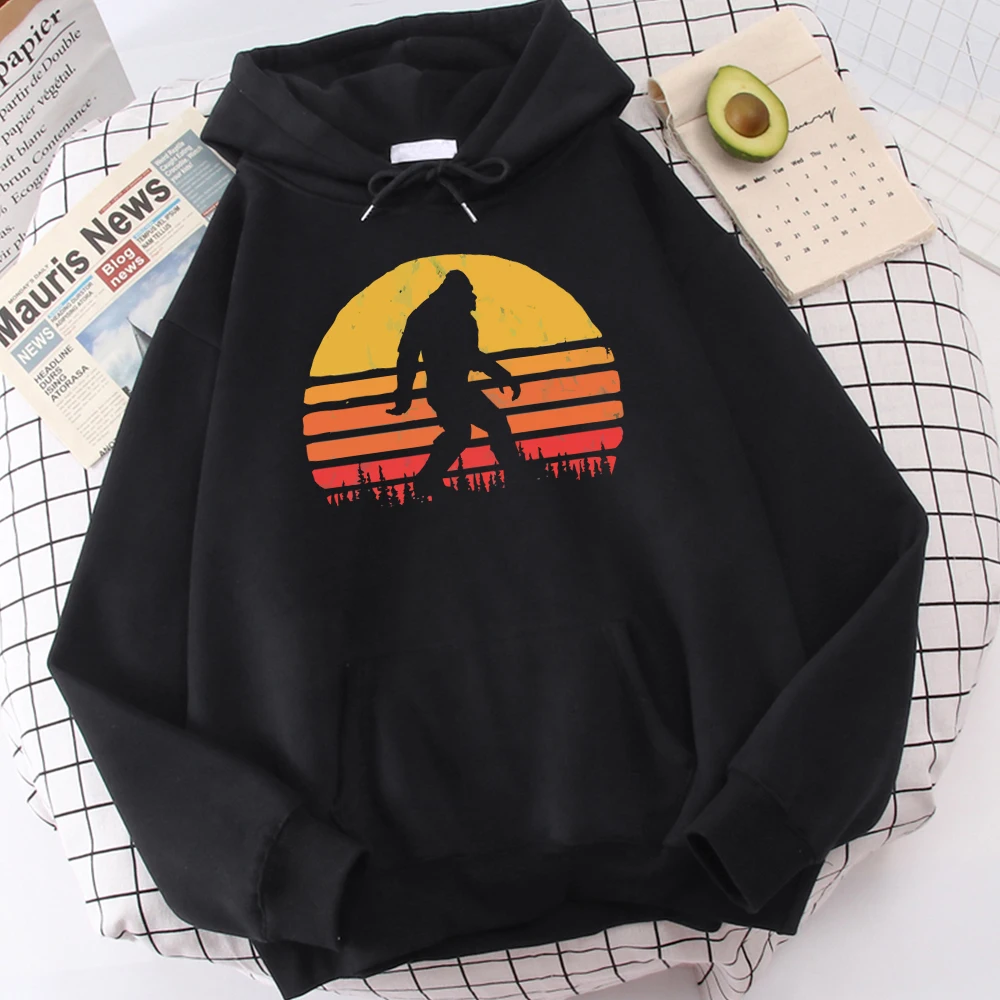 Retro Bigfoot Silhouette Sun Print Men Hoodie Loose Casual Hoody Autumn Oversize Sweatshirt Fashion Casual Pullover Unisex
Retro Bigfoot Silhouette Sun Print Men Hoodie Loose Casual Hoody Autumn Oversize Sweatshirt Fashion Casual Pullover Unisex