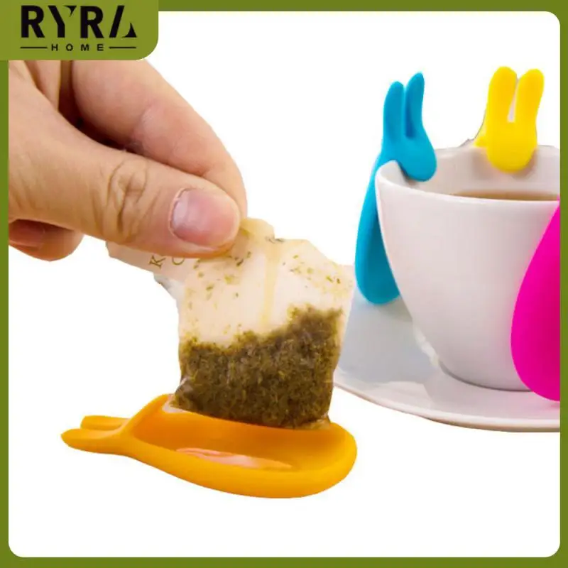 Cute Rabbit Shape Tea Bag Holder Mug Cup Tea Bag Teaware Reusable Silicone Tea Tools Party Supplies Random Color Cup Decoration
Cute Rabbit Shape Tea Bag Holder Mug Cup Tea Bag Teaware Reusable Silicone Tea Tools Party Supplies Random Color Cup Decoration