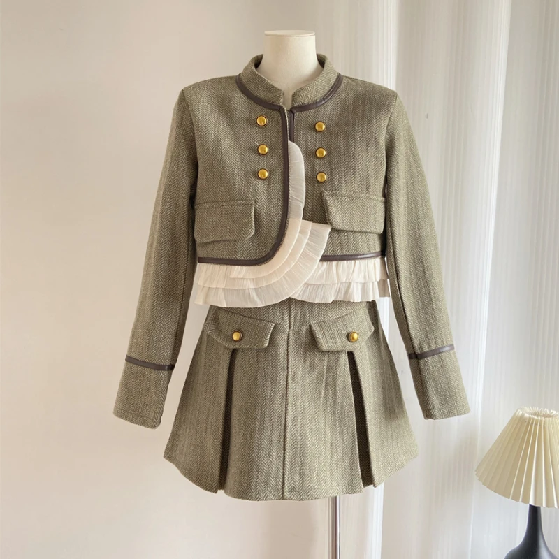 Женский офисный костюм из двух предметов, комплект из двух предметов с юбкой с высокой талией, двубортный пиджак в Корейском стиле для осени
Женский офисный костюм из двух предметов, комплект из двух предметов с юбкой с высокой талией, двубортный пиджак в Корейском стиле для осени