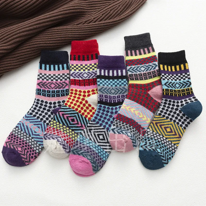 5 Pair Women'S Wool Socks In Autumn And Winter Women'S Socks Two-Way Christmas Deer
5 Pair Women'S Wool Socks In Autumn And Winter Women'S Socks Two-Way Christmas Deer