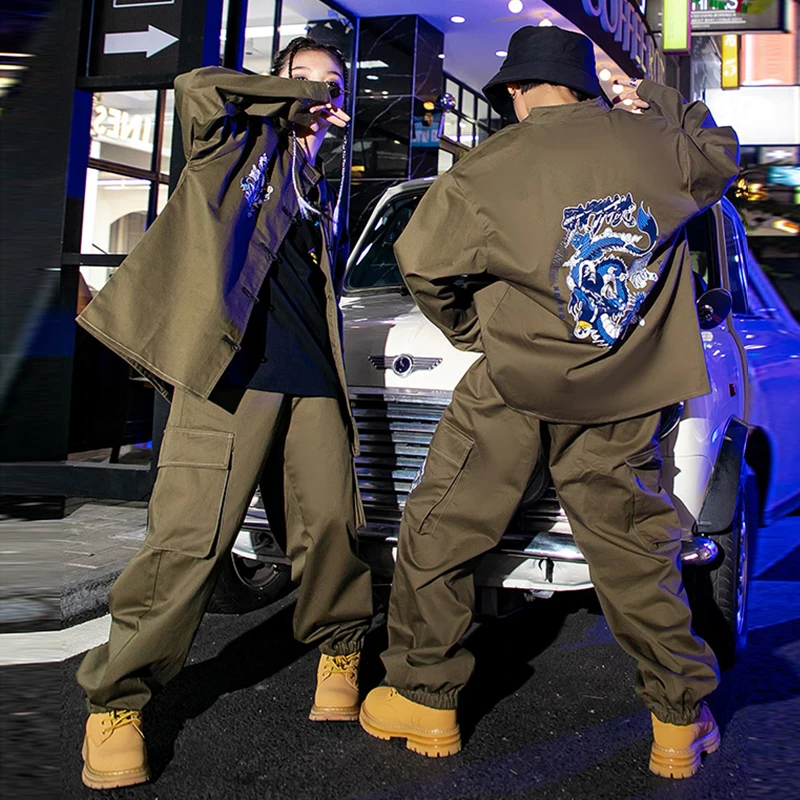 Одежда для танцев в стиле милитари, зеленый, в стиле хип-хоп, Детский костюм для джазовых танцев, рубашка, штаны, костюм для уличных танцев и представлений в китайском стиле DL9950 
Одежда для танцев в стиле милитари, зеленый, в стиле хип-хоп, Детский костюм для джазовых танцев, рубашка, штаны, костюм для уличных танцев и представлений в китайском стиле DL9950