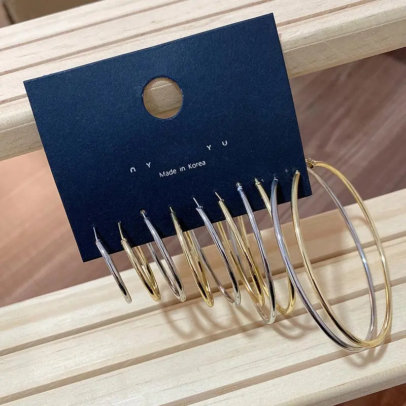 Exaggerated Big Circle Earrings for Women Simple Metal Golden Women's Stud Earrings Female Party Jewelry Ear Accessories Gifts 
Exaggerated Big Circle Earrings for Women Simple Metal Golden Women's Stud Earrings Female Party Jewelry Ear Accessories Gifts