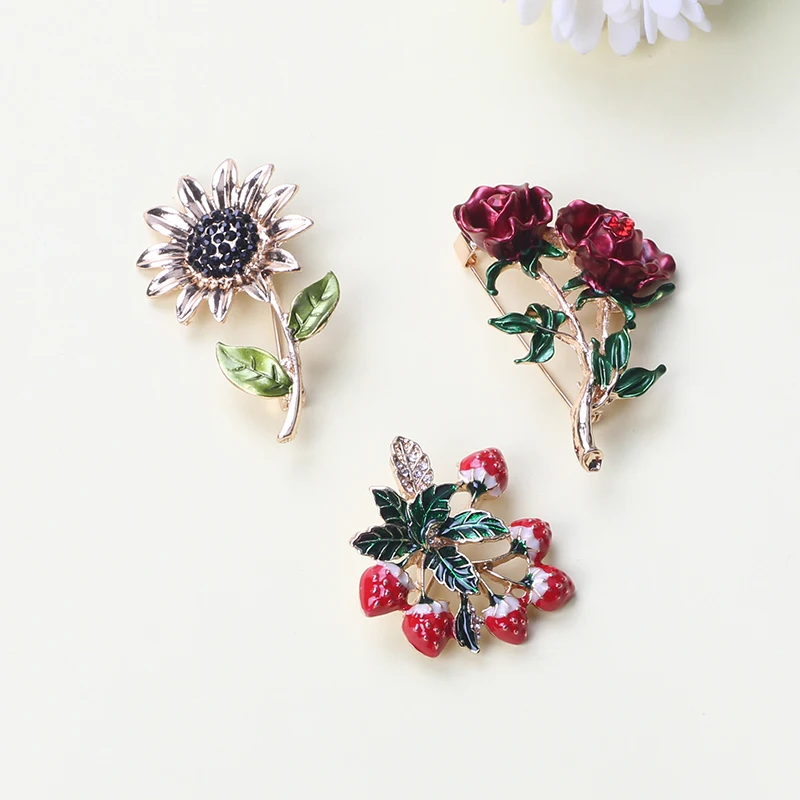 Red Rose Flower Brooch Ladies Elegant Tulip Bouquet Rhinestone Chrysanthemum Lapel Pin Wedding Party Badge
Red Rose Flower Brooch Ladies Elegant Tulip Bouquet Rhinestone Chrysanthemum Lapel Pin Wedding Party Badge