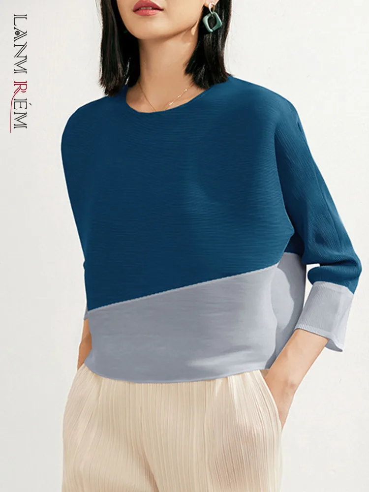 LANMREM Pleated T-shirt For Women Round Neck Long Sleeves Color Block Loose Shirts Female Fashion Top 2023 New Design 32A345
LANMREM Pleated T-shirt For Women Round Neck Long Sleeves Color Block Loose Shirts Female Fashion Top 2023 New Design 32A345