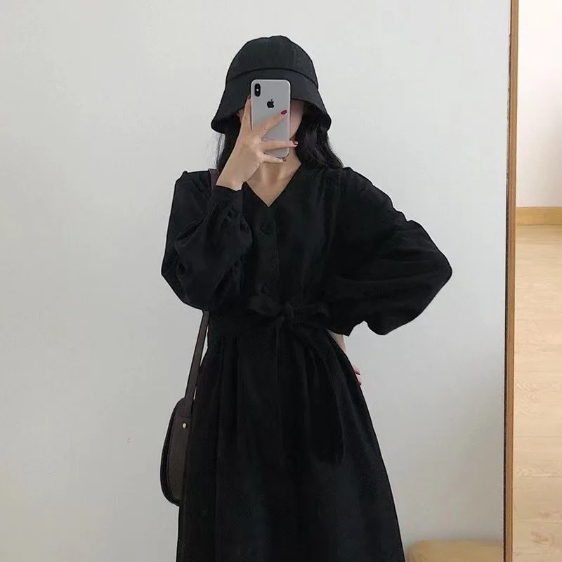 Hepburn Little Black Dress Hong Kong Style Long Dress French Retro Waist Slim Black Corduroy Dress Women's Early Autumn Dress
Hepburn Little Black Dress Hong Kong Style Long Dress French Retro Waist Slim Black Corduroy Dress Women's Early Autumn Dress