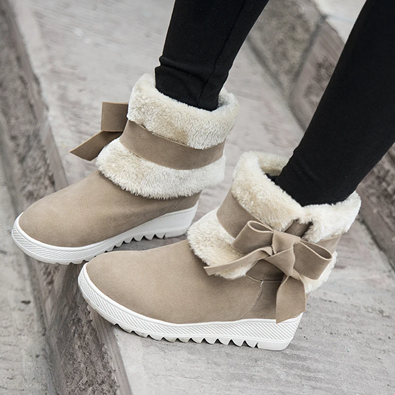 Flip Lamb Plush New Snow Boots Flat Inner Heightening Short Boots Bow Women's Shoes Beef Tendon Thick Bottom 2022 Winter
Flip Lamb Plush New Snow Boots Flat Inner Heightening Short Boots Bow Women's Shoes Beef Tendon Thick Bottom 2022 Winter