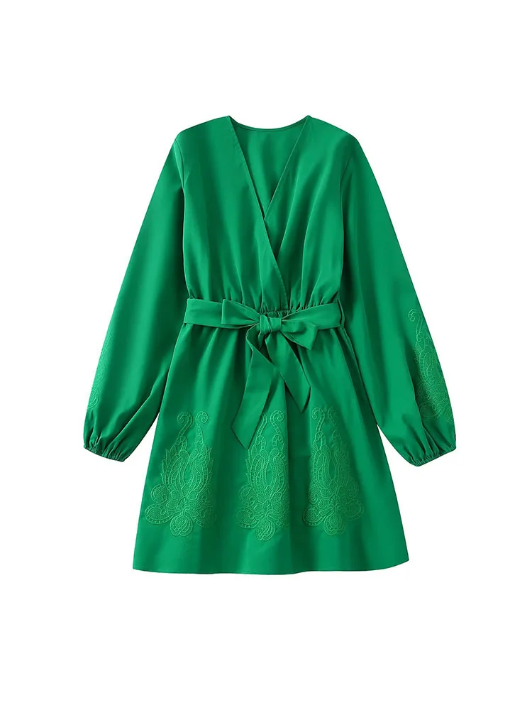 YLJHQX 2022 Spring Women Fashion Embroidered Green Dress Casual Long Sleeve V Tie Belt Female Short Dress
YLJHQX 2022 Spring Women Fashion Embroidered Green Dress Casual Long Sleeve V Tie Belt Female Short Dress