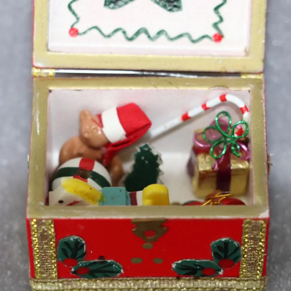 DIY Mini Gift Decor 1/12 Wooden Sleigh Box Model Christmas Landscape Dollhouse Decor
DIY Mini Gift Decor 1/12 Wooden Sleigh Box Model Christmas Landscape Dollhouse Decor