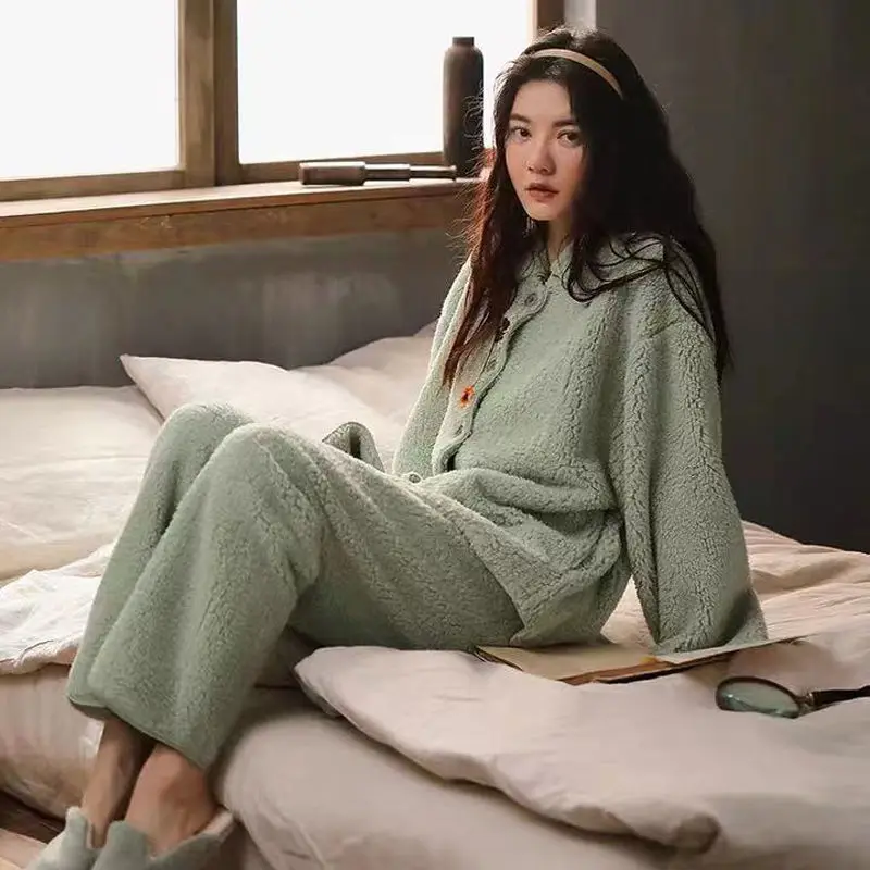 HOUZHOU Warm Clothes Woman Two Piece Set Autumn Polar Fleece Pajamas Solid Color Flower Embroidery Buttons Pijamas Pyjamas Cute
HOUZHOU Warm Clothes Woman Two Piece Set Autumn Polar Fleece Pajamas Solid Color Flower Embroidery Buttons Pijamas Pyjamas Cute