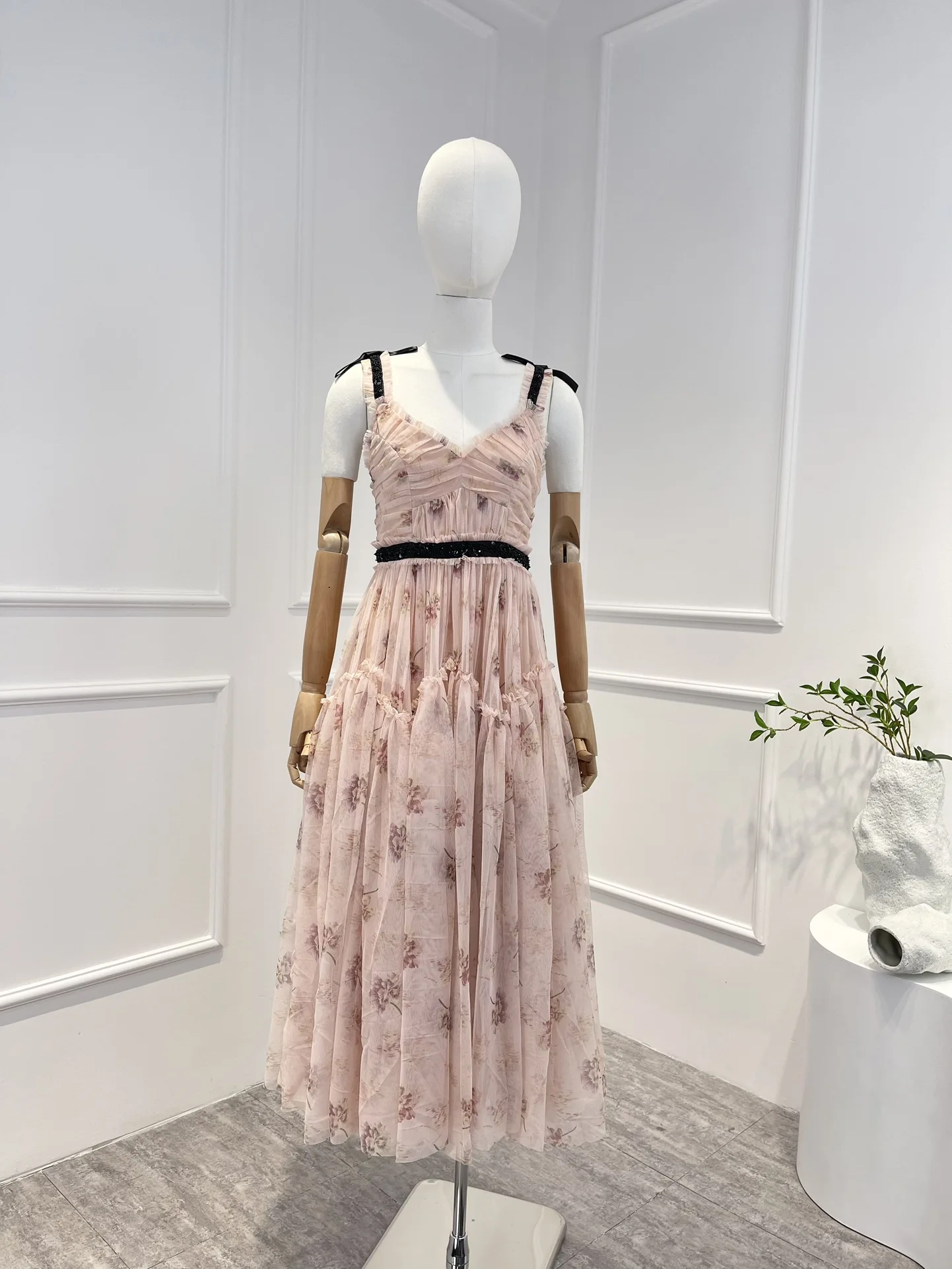 Latest 2022 Summer Spring Top Quality Sweet Style Pink V-nect Princess Dresses Women Fashion Clothing for Holiday
Latest 2022 Summer Spring Top Quality Sweet Style Pink V-nect Princess Dresses Women Fashion Clothing for Holiday