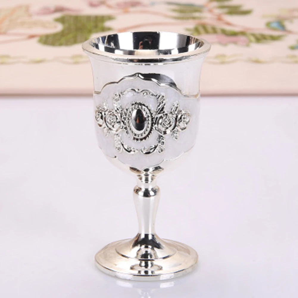 Alloy Retro Creative Small Beverage Wine Cup Gold European Style Home Bar European Style Home Bar Beer Juice Drink Cup
Alloy Retro Creative Small Beverage Wine Cup Gold European Style Home Bar European Style Home Bar Beer Juice Drink Cup