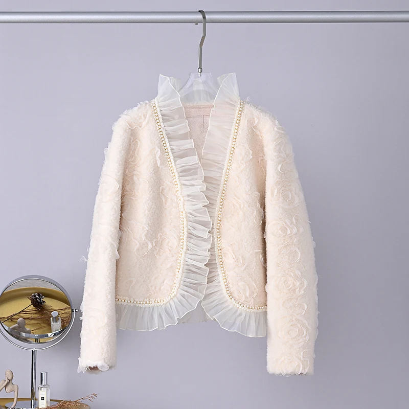2023 Women Autumn Winter Fashion Sheep Shearing Jackets Female Short Genuine Lamb Fur Coats Ladies Lace V-neck Overcoats I69
2023 Women Autumn Winter Fashion Sheep Shearing Jackets Female Short Genuine Lamb Fur Coats Ladies Lace V-neck Overcoats I69