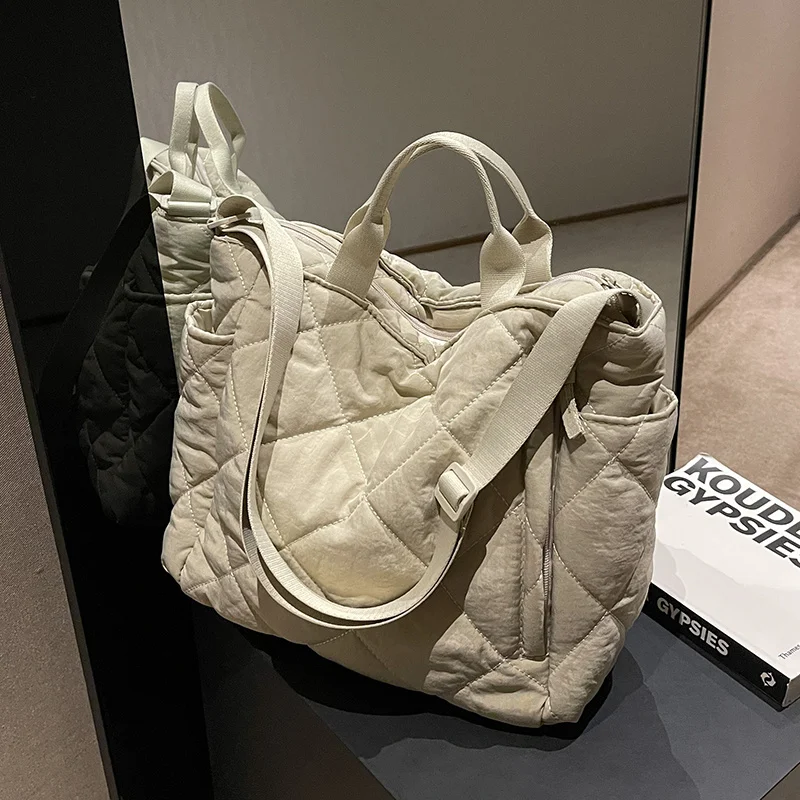 Large capacity Tote Bags for Women Shoulder Side Bag Fashion Space cotton Shopper Shopping Bags cute Ladies Totes Winter
Large capacity Tote Bags for Women Shoulder Side Bag Fashion Space cotton Shopper Shopping Bags cute Ladies Totes Winter