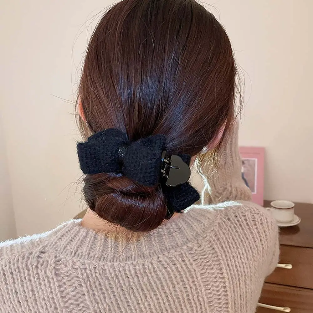 Color Double-sided Headdress Winter Bowknot Wool Knit Hairpin Bow Hair Claws Bow Hair Clips Korean Headwear Barrettes
Color Double-sided Headdress Winter Bowknot Wool Knit Hairpin Bow Hair Claws Bow Hair Clips Korean Headwear Barrettes