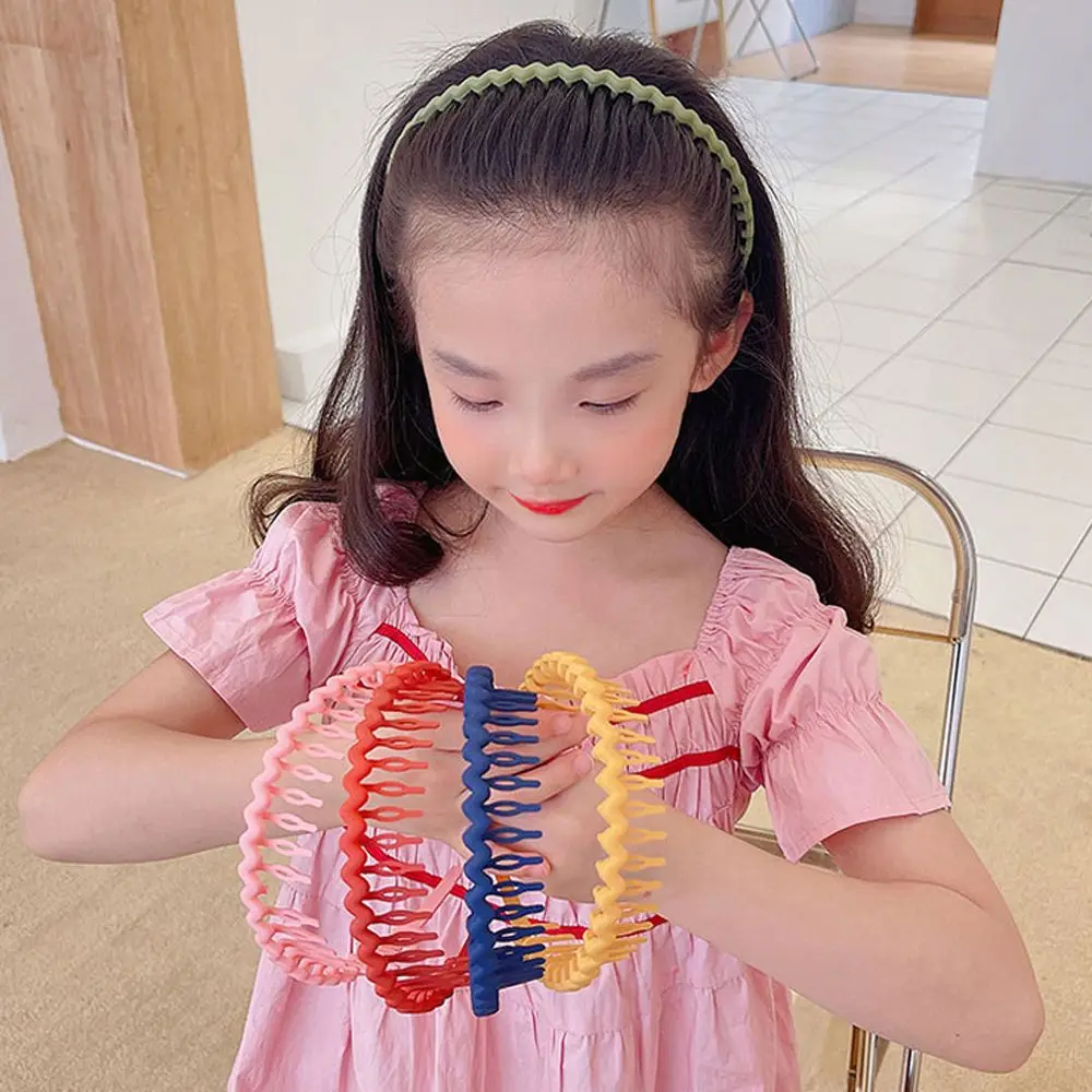 Fashion Elegant with Tooth Plastic Wash Face Wave Children's Hair Hoop Korean Style Hair Hoop Girls Headband Headdress
Fashion Elegant with Tooth Plastic Wash Face Wave Children's Hair Hoop Korean Style Hair Hoop Girls Headband Headdress