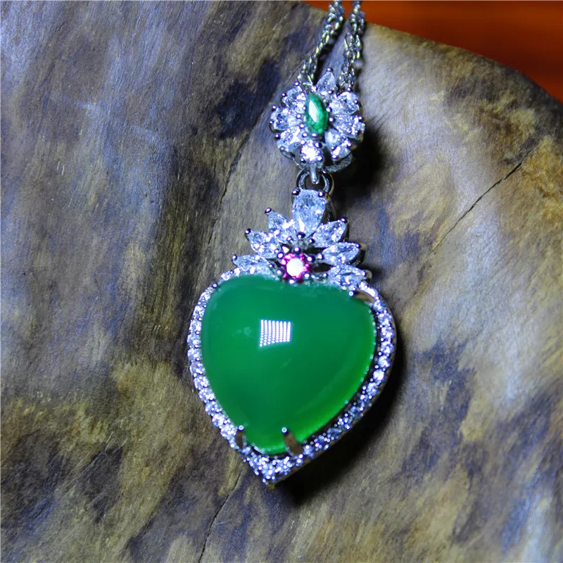 Liemjee Wholesale Fashion Jewelry Inlaid Green Agate Silver Plated Heart Necklace For Woman Feature Luxury Namour Charm Gift
Liemjee Wholesale Fashion Jewelry Inlaid Green Agate Silver Plated Heart Necklace For Woman Feature Luxury Namour Charm Gift