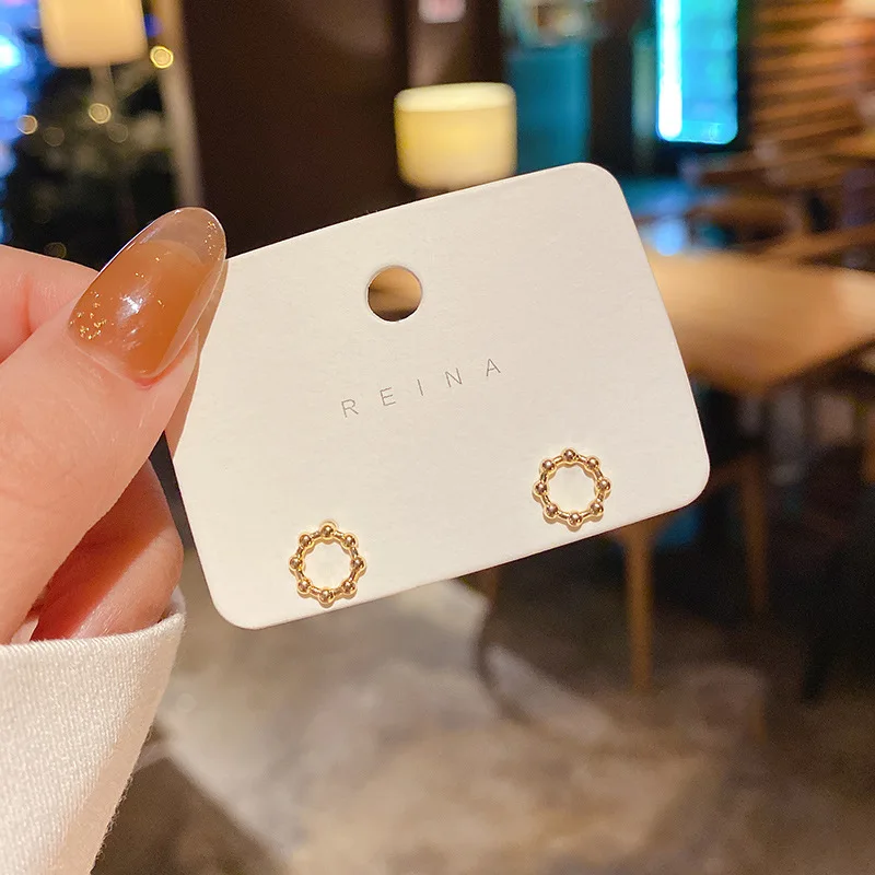 S925 Silvers 2021 New Simple Circle Stud Earrings Female Korean Metal Round Exquisite Earrings Jewellery for Women Fashion
S925 Silvers 2021 New Simple Circle Stud Earrings Female Korean Metal Round Exquisite Earrings Jewellery for Women Fashion