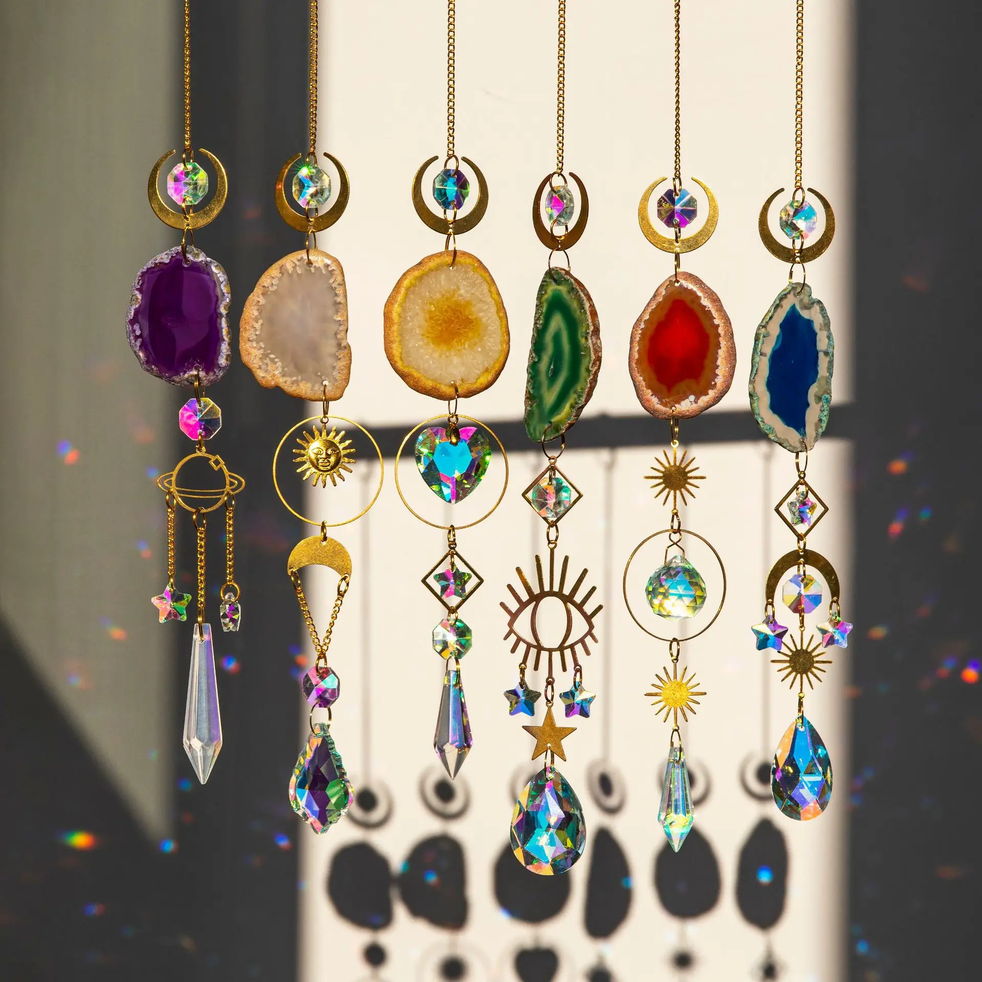 luxury deraction pendant agate pendant crystal sun catcher prism ball decorated with rainbow crystal
luxury deraction pendant agate pendant crystal sun catcher prism ball decorated with rainbow crystal