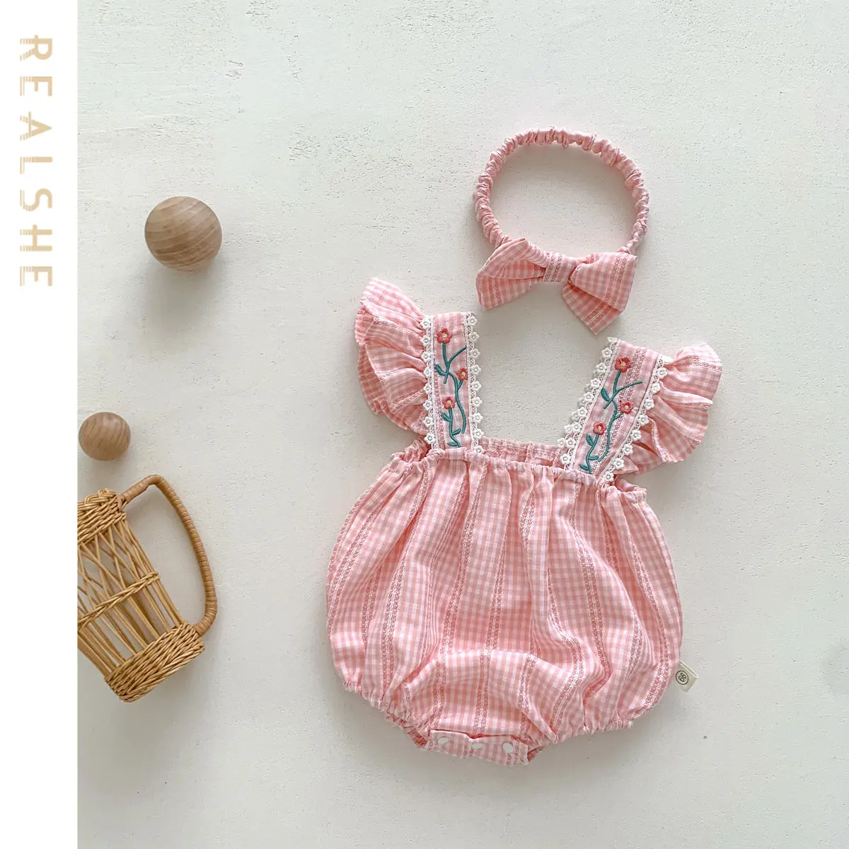 New Sweet Baby Girls Romper Summer Sleeveless Floral Embroidery Baby Rompers Infant Playsuit Jumpsuits Newborn Clothes
New Sweet Baby Girls Romper Summer Sleeveless Floral Embroidery Baby Rompers Infant Playsuit Jumpsuits Newborn Clothes