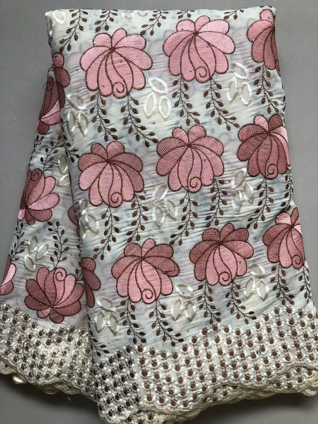 Bestway New 100% Cotton Swiss Voile Lace Fabric High Quality Nigerian Evening Stone Embroidery African Lace Fabric 5Yards QF2001
Bestway New 100% Cotton Swiss Voile Lace Fabric High Quality Nigerian Evening Stone Embroidery African Lace Fabric 5Yards QF2001