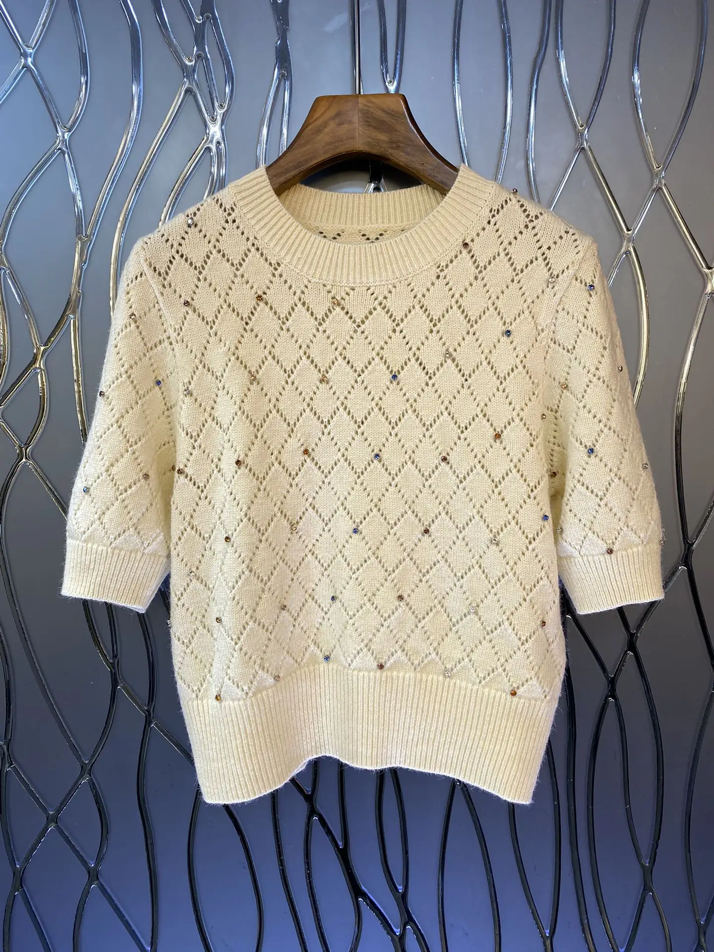 2023 осень/зима модная новинка Женская одежда свитер с круглым вырезом 0912
2023 осень/зима модная новинка Женская одежда свитер с круглым вырезом 0912