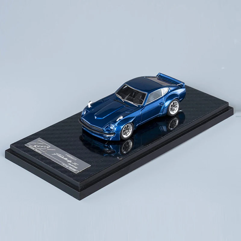 Модель автомобиля Fairlady 240Z 404, модель с погрешностью 1:64, полимерный автомобиль-Midnight Blue LTD, 499 шт.
Модель автомобиля Fairlady 240Z 404, модель с погрешностью 1:64, полимерный автомобиль-Midnight Blue LTD, 499 шт.