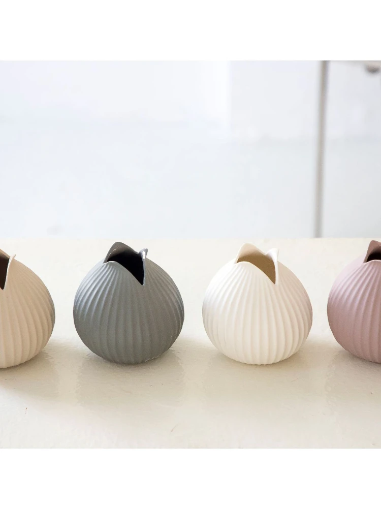 Ceramic vase Living Room floral arrangement Nordic ins simple home decor Room decor Modern decorative vases
Ceramic vase Living Room floral arrangement Nordic ins simple home decor Room decor Modern decorative vases