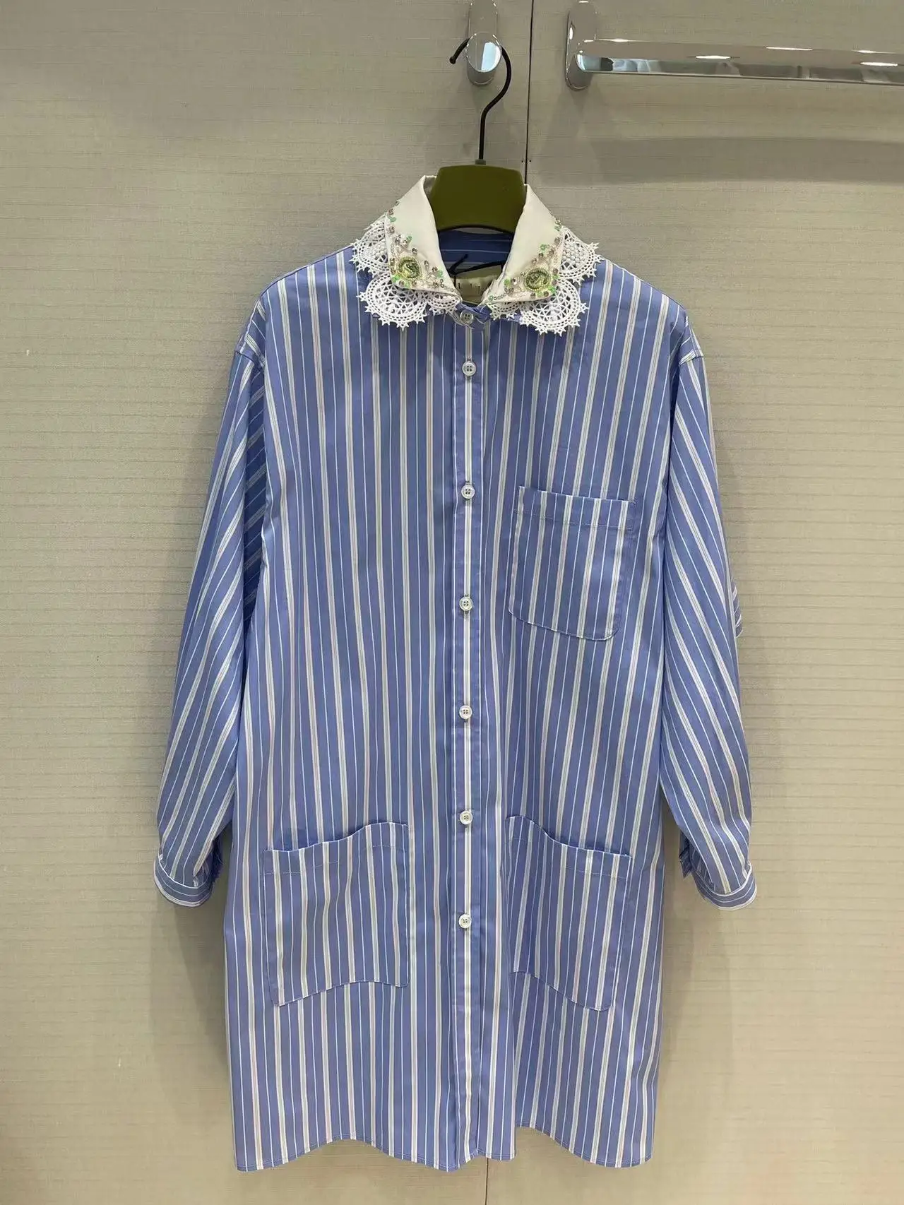 Fyion Fashion Luxury Blouse 2022 Summer Spring New Design Women Runway Striped Print High Quality Single Breasted Long Blouse
Fyion Fashion Luxury Blouse 2022 Summer Spring New Design Women Runway Striped Print High Quality Single Breasted Long Blouse