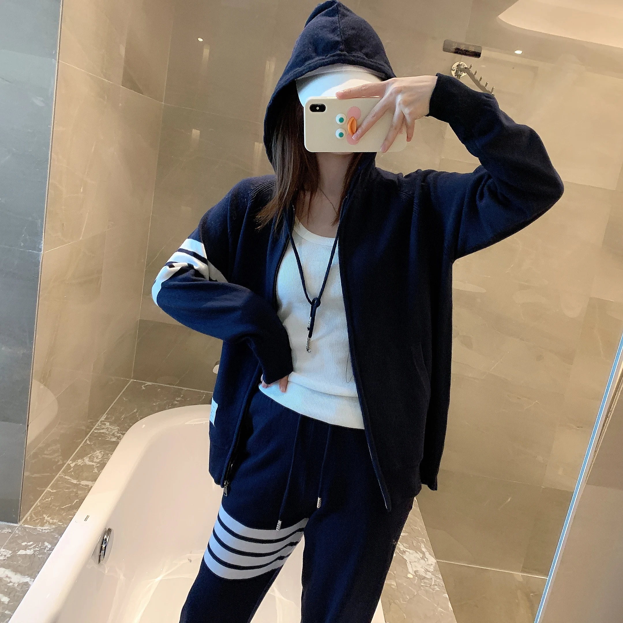 Женский вязаный кардиган с капюшоном tb, свободный свитер в Корейском стиле, повседневные брюки-карандаш на осень и зиму
Женский вязаный кардиган с капюшоном tb, свободный свитер в Корейском стиле, повседневные брюки-карандаш на осень и зиму