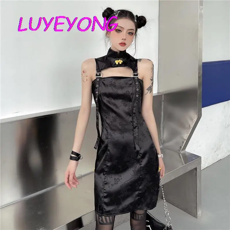 Adjustable Strap Girl Mini Dresses Stand Neck Black Gothic Lady Hollow Empire Dress Sleeveless Floral Chinese Style Cheongsam
Adjustable Strap Girl Mini Dresses Stand Neck Black Gothic Lady Hollow Empire Dress Sleeveless Floral Chinese Style Cheongsam