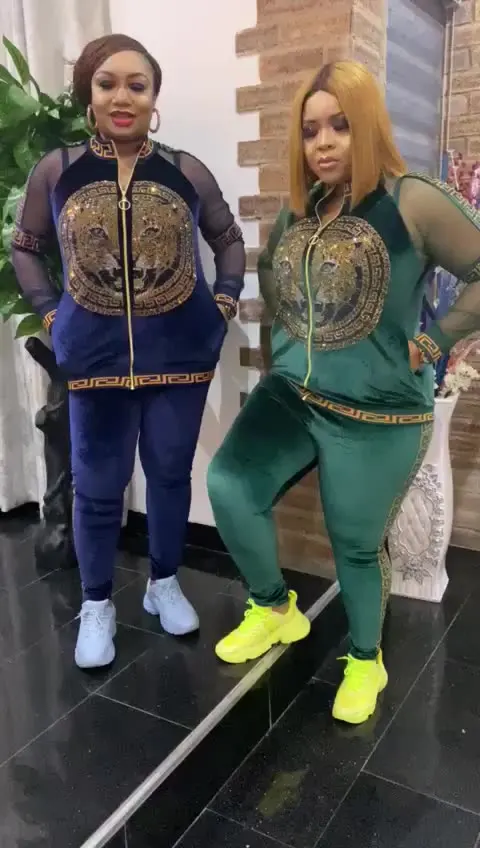 LIZHILIZHI Tiger Logo Velvet Plus Size Pants Matching Tracksuit Chiffon Translucent Sleeve Two Piece Muslim Women Dress Party
LIZHILIZHI Tiger Logo Velvet Plus Size Pants Matching Tracksuit Chiffon Translucent Sleeve Two Piece Muslim Women Dress Party