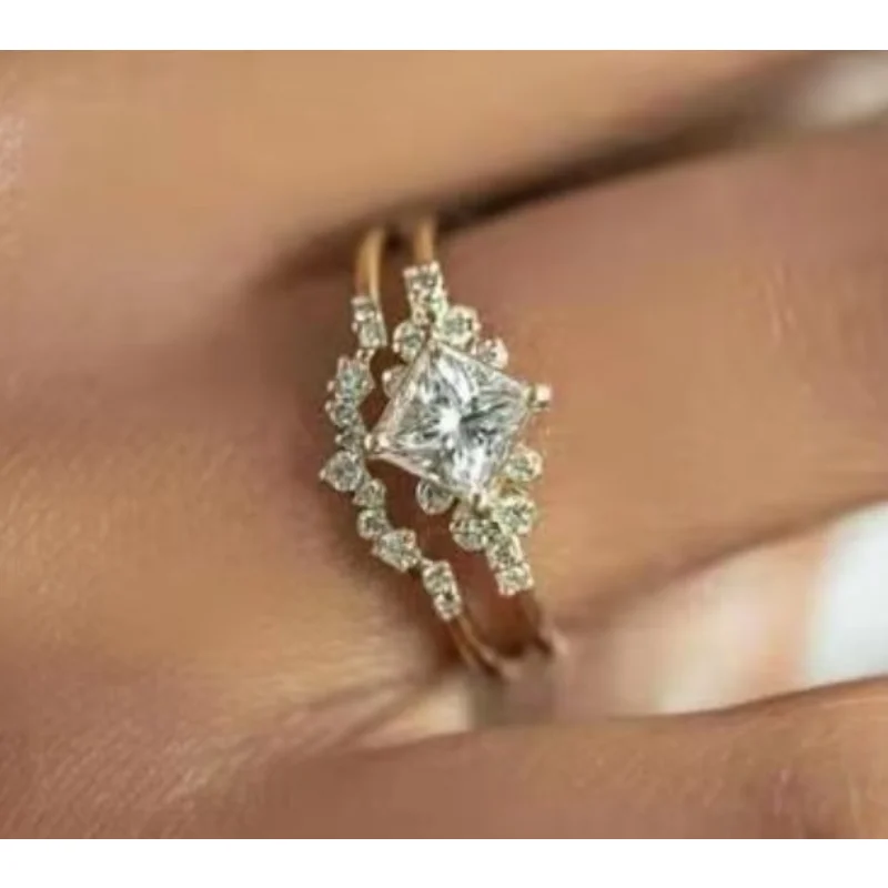 Hot selling simple and atmospheric small square diamond versatile women's copper set ring exquisite jewelry
Hot selling simple and atmospheric small square diamond versatile women's copper set ring exquisite jewelry