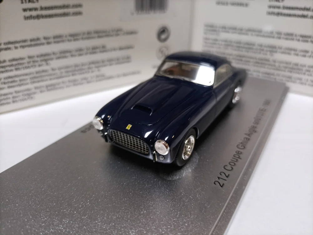 Голубая винтажная модель автомобиля Kess 1:43 212 Coupe Ghia Eagle 1951, ограниченная серия, металлическая статическая модель автомобиля из смолы, игрушка в подарок
Голубая винтажная модель автомобиля Kess 1:43 212 Coupe Ghia Eagle 1951, ограниченная серия, металлическая статическая модель автомобиля из смолы, игрушка в подарок