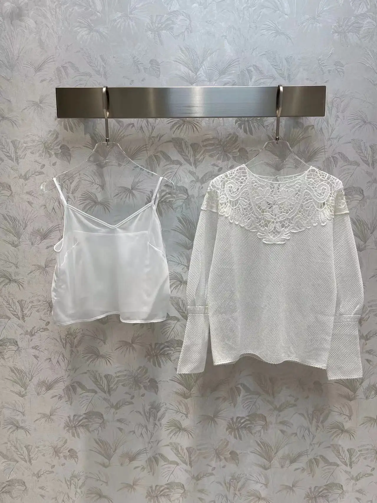 Fyion Fashion Luxury Blouse 2023 Summer Spring New Design Women Runway Embroidery High Quality Hollow Out Blouse
Fyion Fashion Luxury Blouse 2023 Summer Spring New Design Women Runway Embroidery High Quality Hollow Out Blouse