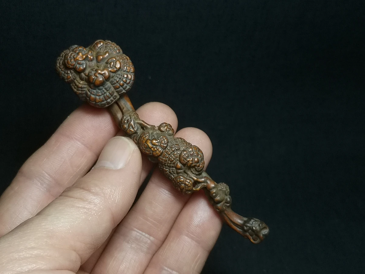 Японский ящик, ручная резка, летучая мышь светлая Ганодерма ruyi netsuke, коллекционный подарок
Японский ящик, ручная резка, летучая мышь светлая Ганодерма ruyi netsuke, коллекционный подарок
